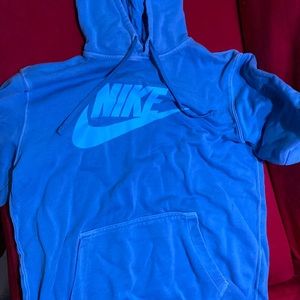 nike shirt/hoodie